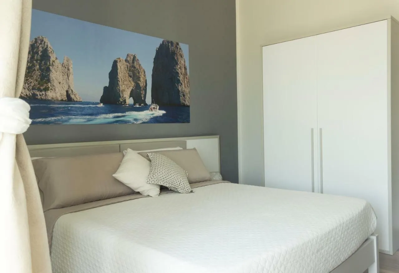 Rooms Stazione Centrale Napoli Gæstehus