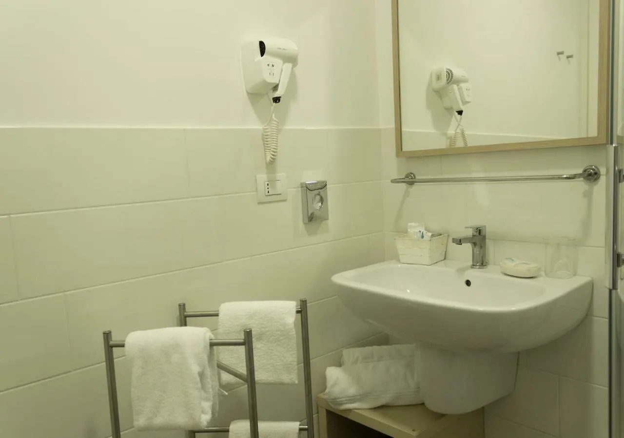 Rooms Stazione Centrale Napoli 4*,  Italien