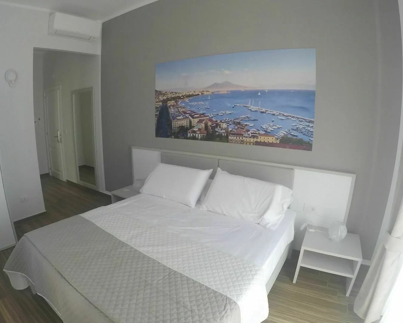**** Gasthof Rooms Stazione Centrale Neapel Italien